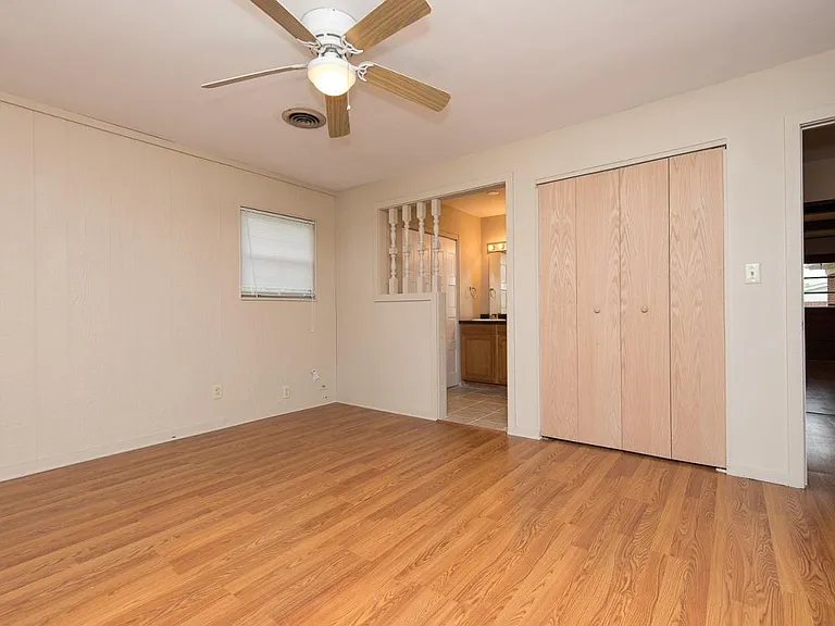 656 Russell Lake East Dr — Photo 17