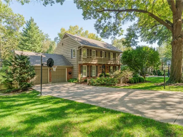 5324 W 100th St, Overland Park, KS 66207