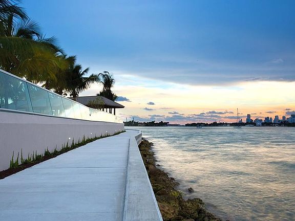 Walk to beach