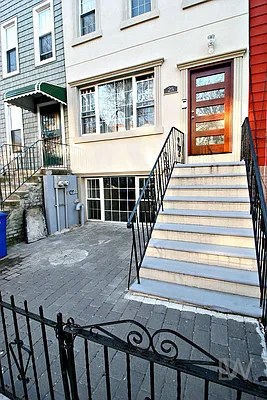 Rented by Dason Watson, LREB | media 25