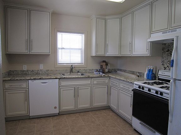 5th image of 192 N 14th St