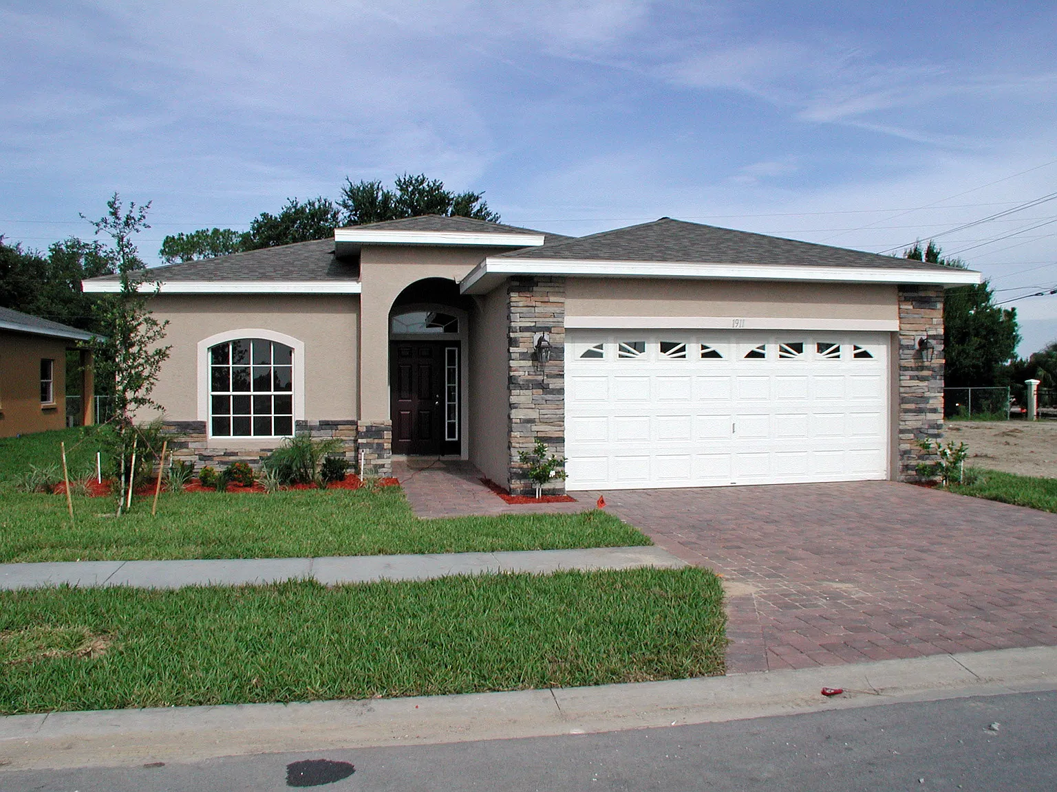 3 bed, 1750 sqft, $1,850 — Photo 1