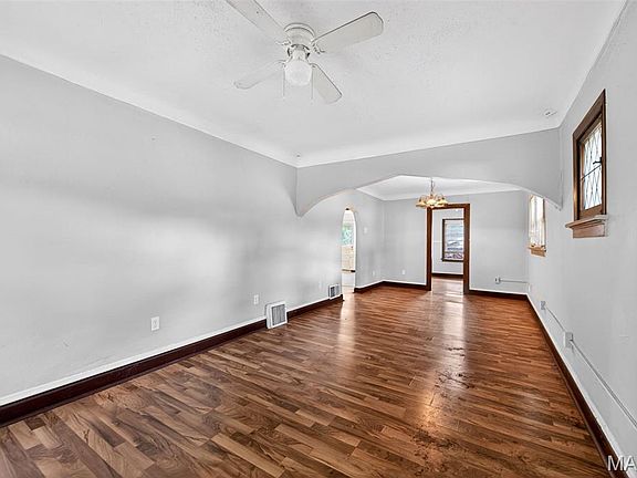 4th image of 9259 E Breckenridge Rd