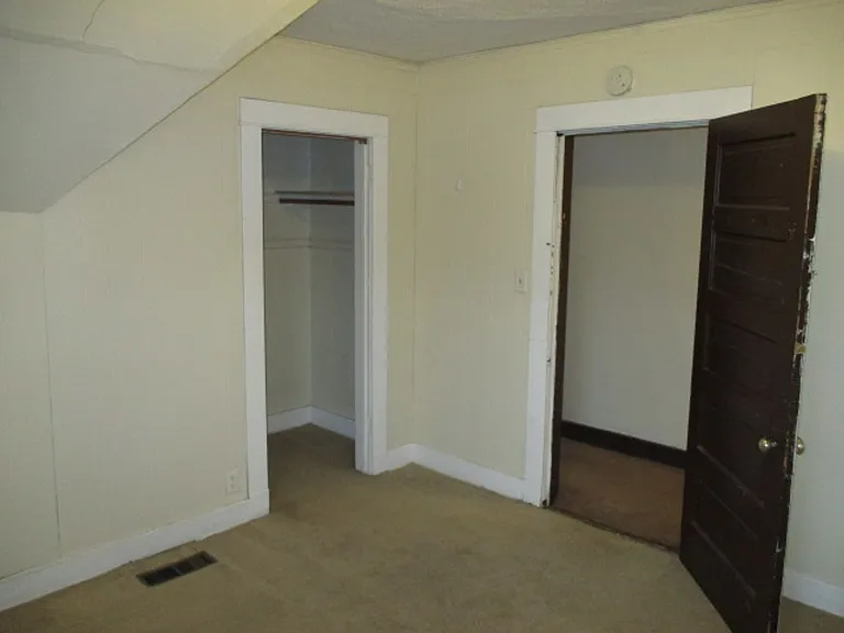 137-139 W Gilman St — Photo 7