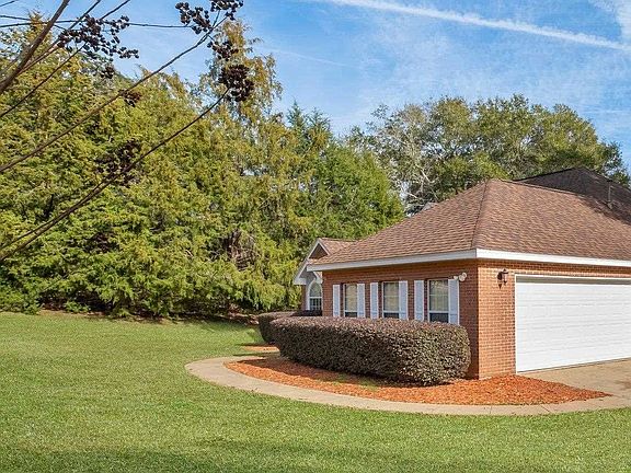 2nd image of 3459 Hyde Park Way