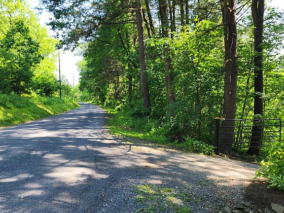 4th image of 810 Creek Rd