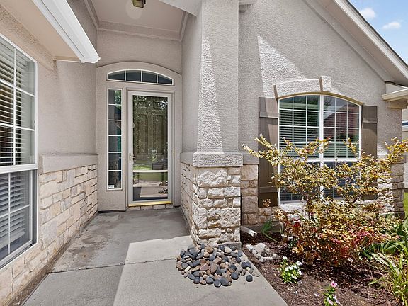 5th image of 9704 Grandview Dr
