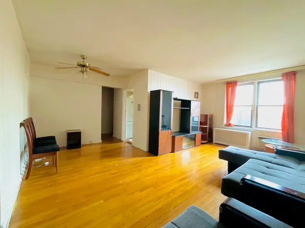 2909 Ocean Avenue image 1 of 8