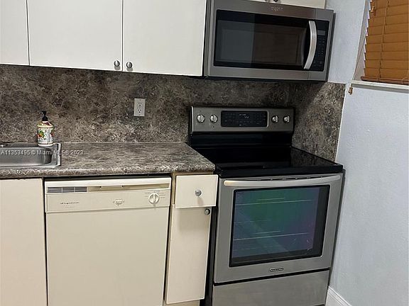 3rd image of 4235 N University Dr APT 105