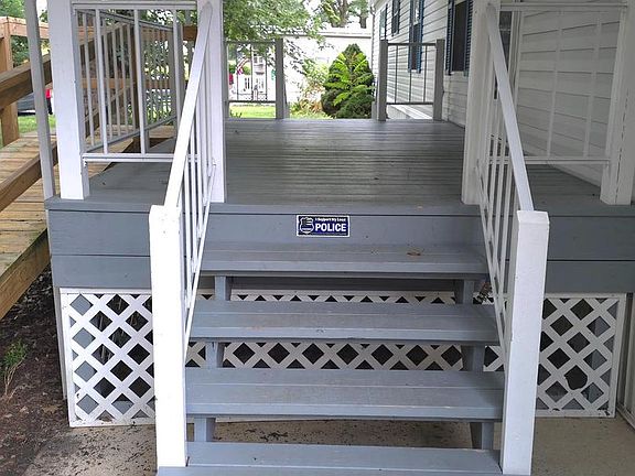 4th image of 123 Valley Dr