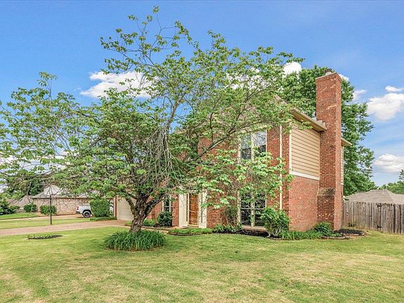 3rd image of 8398 Shingle Oaks Dr