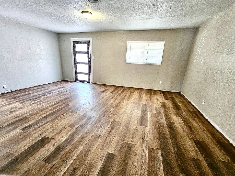 Entrance and family room