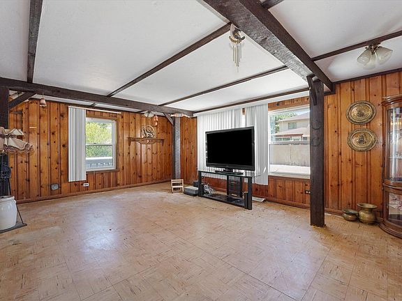 5th image of 17036 Le Claire Ave