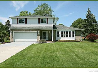 15 Brookedge Rd, Depew, NY 14043
