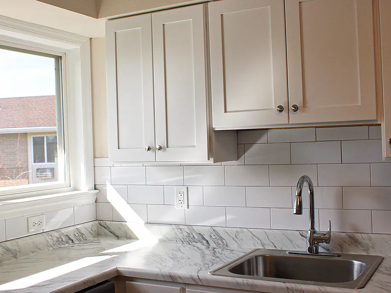 Edgewater Apartments — Photo 8