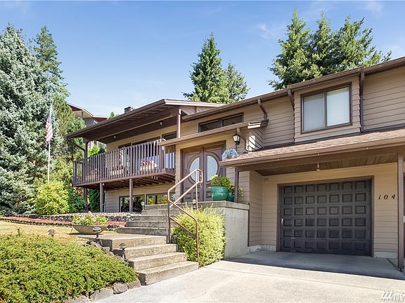 2nd image of 104 Carolyn Dr