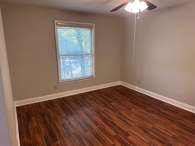 2041 Greenwood Pl SW — Photo 7