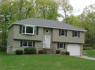 12 Apache Way, Wilmington, MA 01887