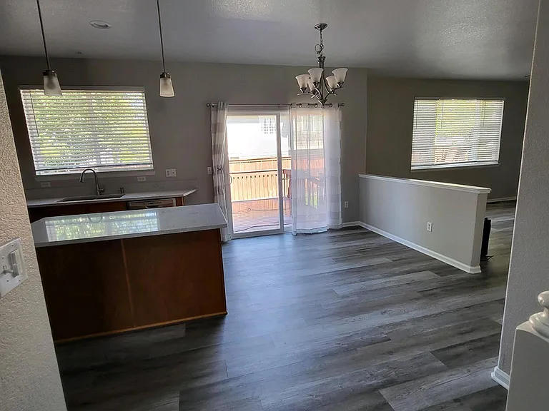 11581 E 118th Ave — Photo 3