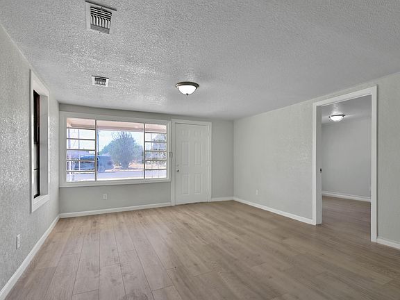 5th image of 312 N Avenue R