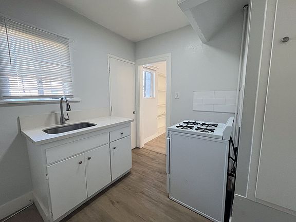 5th image of 1240 Dawson Ave #3