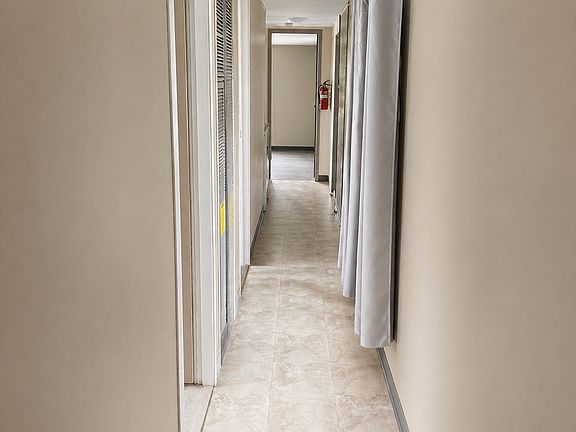 5th image of 5471 Willow Dr