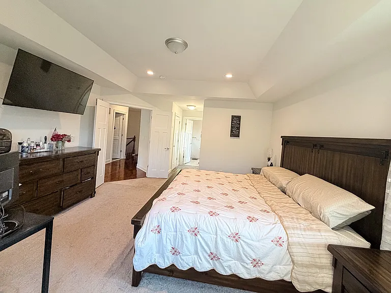 49 McCormick Ave S — Photo 18