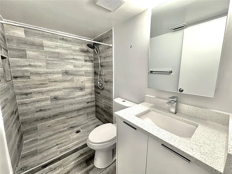 8600 NW 34th Pl #B102 — Photo 16