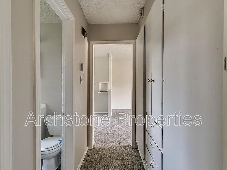 2305 Mustang St — Photo 31