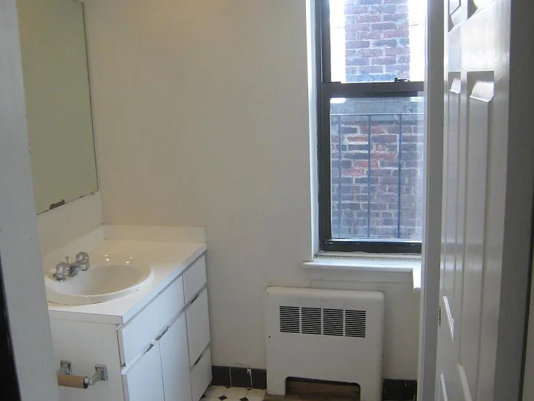 57 Charter St #4D — Photo 6