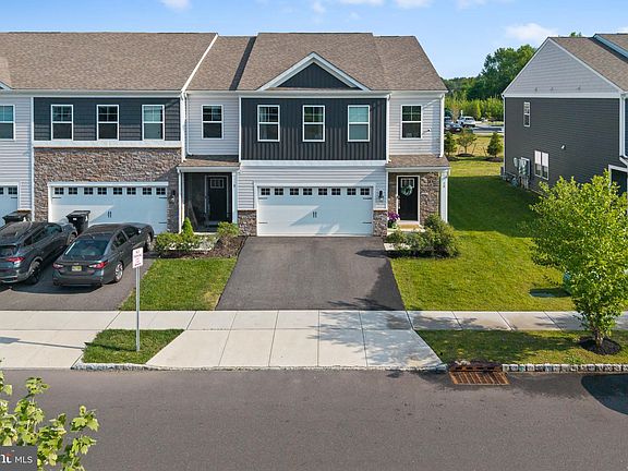 2nd image of 10 Roberta Way