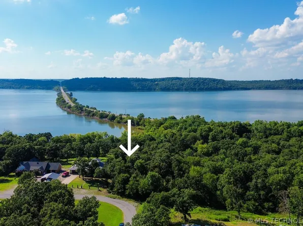 9 Bent Oak Ln, Eufaula, OK 74432