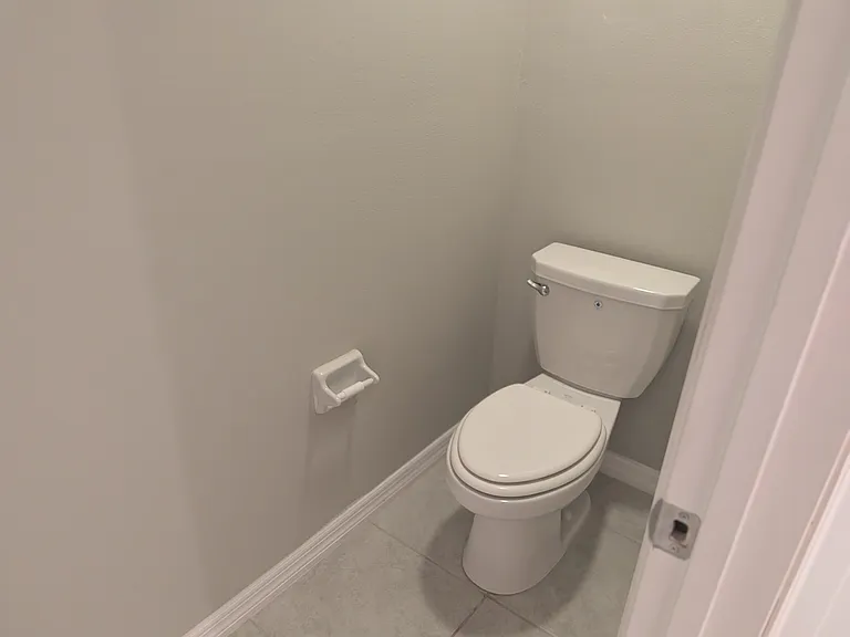 446 Argyll Dr — Photo 14