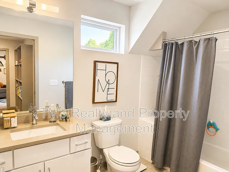 2436 Forest Ave — Photo 40
