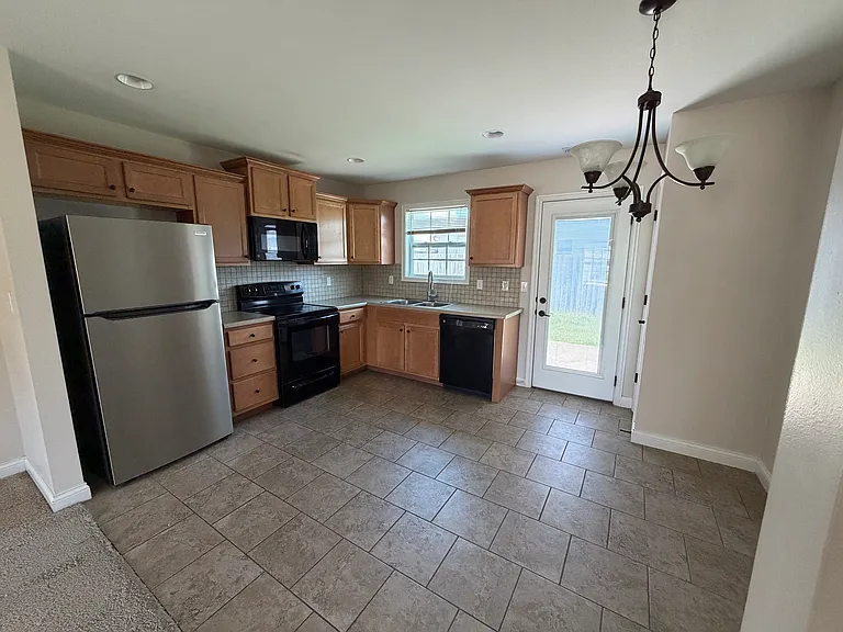 5811 Islip Dr — Photo 17