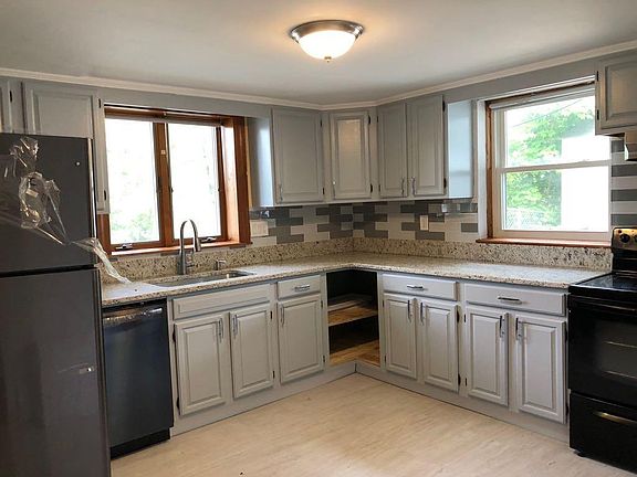 4th image of 28 S Cambridge St #1