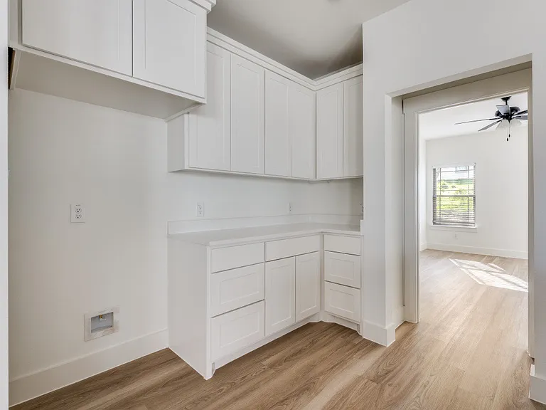1224 Elva Warren St — Photo 10