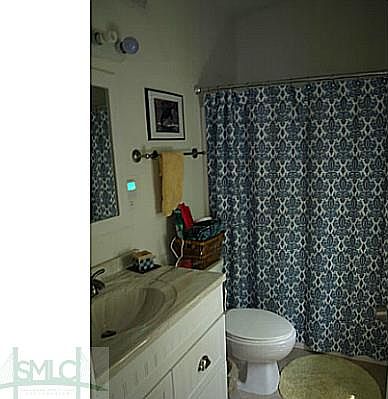 3rd image of 121 W Charlton Ln