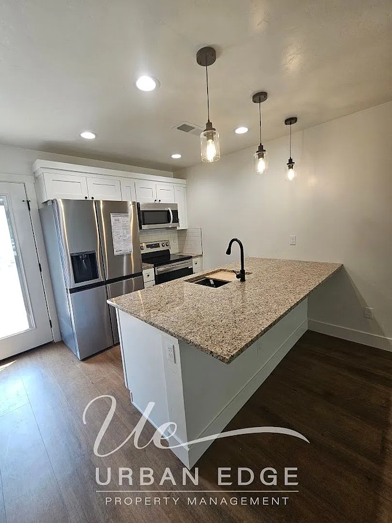 Free Month Rent! 3 Bed, 2.5 Bath Plus A Garage — Photo 1