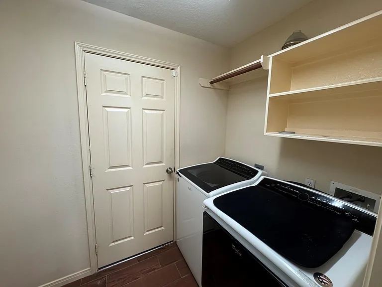 2601 Easton Springs Ct — Photo 12