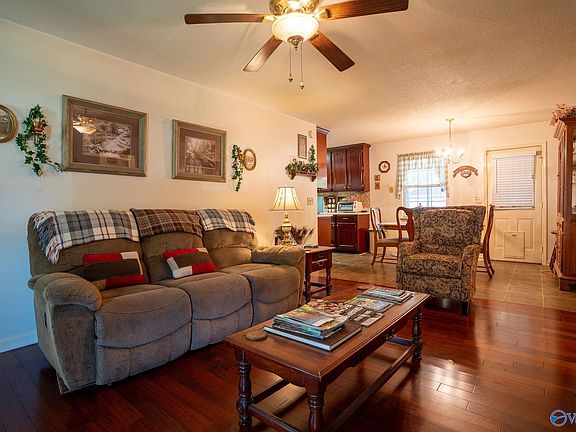2nd image of 208 Hillsdale Dr