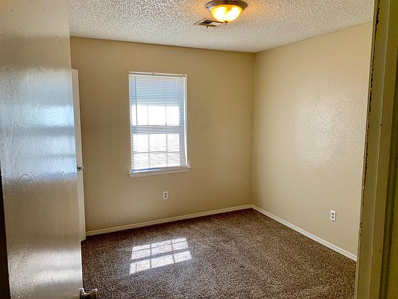 4th image of 164 Clay Dr