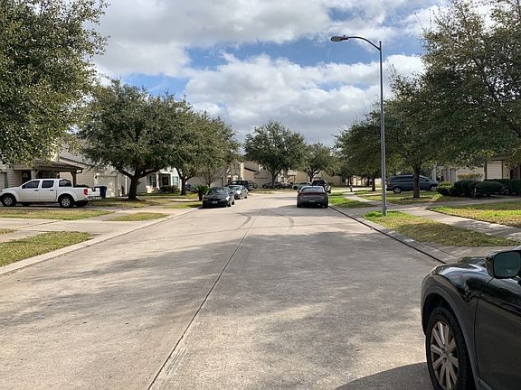 4th image of 810 Grand Plains Dr