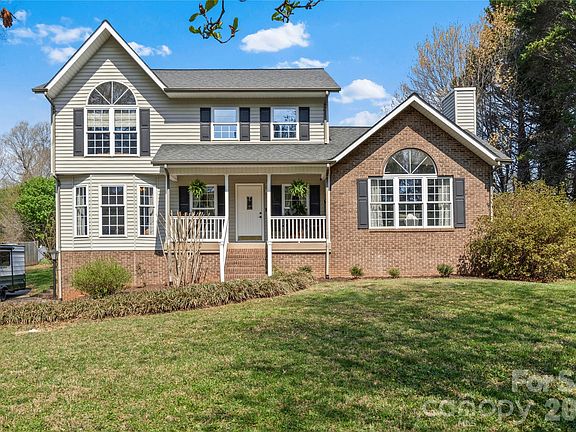 5th image of 763 Country Club Rd