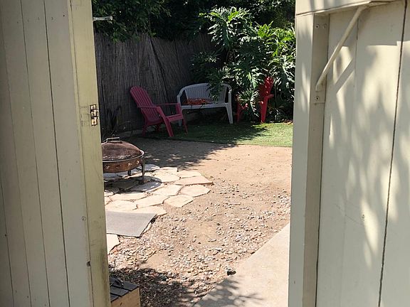 2nd image of 1240 Tamarind Ave