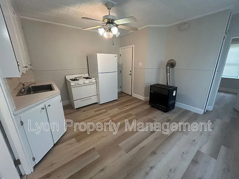 415 Main St #4