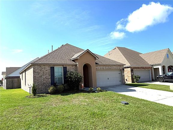 3rd image of 228 E Lake Dr