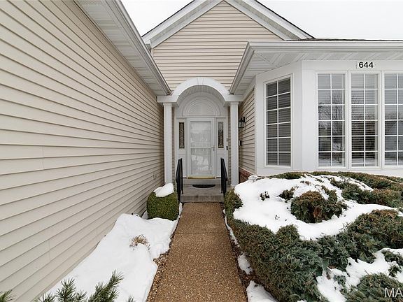 3rd image of 644 Falconcrest Dr