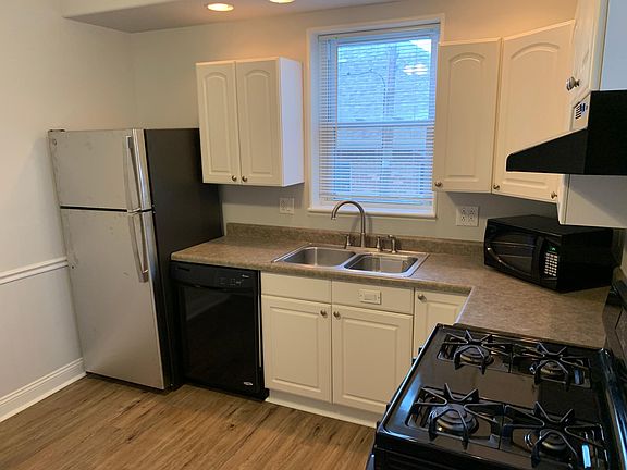 4th image of 2123 Lilly Ave