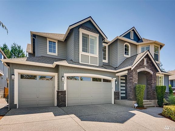 2nd image of 24375 NE 27th Pl